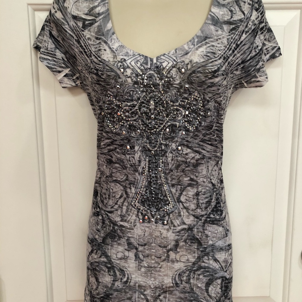 Women’s embellished tee